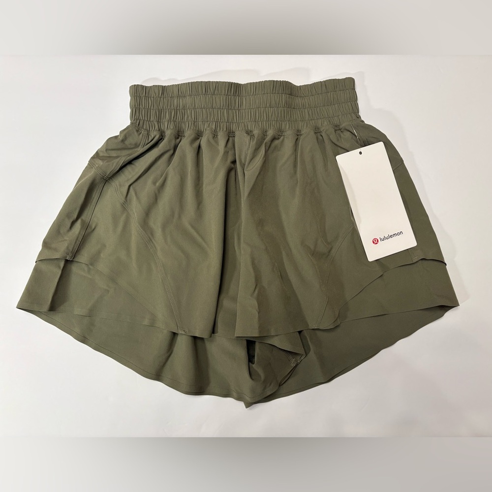 lululemon athletica Women's Shake It Out Bay Leaf Green Shorts-2.5"‎